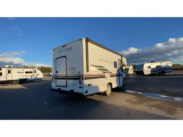 2023 Coachmen RV Freelander 22XG in RVs & Motorhomes in Dawson Creek - Image 10