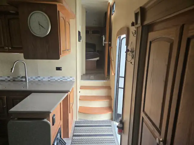 2016 Forest River FLAGSTAFF 8528 REWS in Travel Trailers & Campers in St. Albert - Image 15