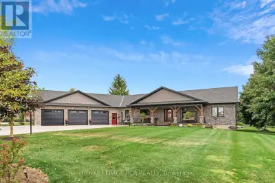 Country living but just minutes to town! Welcome to Harris Cres, a prestigious country estate subdiv...