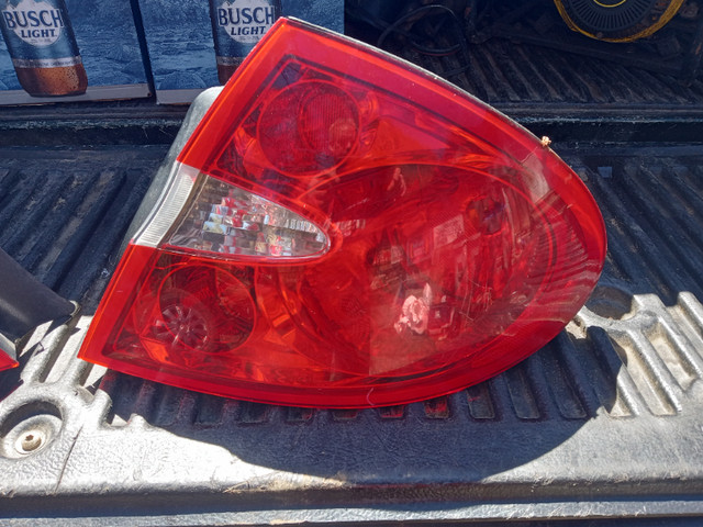 TAIL LIGHTS OFF 2008 BUICK ALLURE in Auto Body Parts in London - Image 2