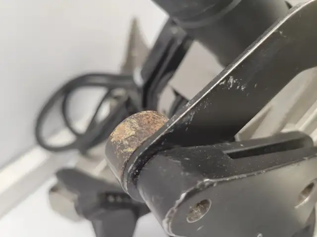 (67436-1) Dewalt DW713 Miter Saw in Power Tools in Calgary - Image 11