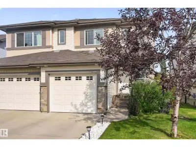 Welcome to your dream family home in Rapperswill! This stunning 2-storey duplex seamlessly blends mo...