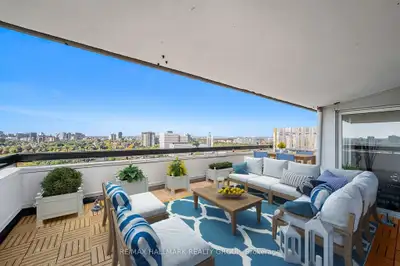 PH1-158C McArthur Ave, Ottawa, ON, K1L 8E7 Welcome to PH1158C McArthur Ave! Experience the best of c...