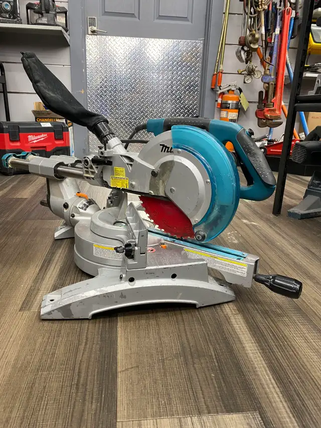 Makita LS1017L 10" Sliding Compound  Mitre Saw in Power Tools in City of Toronto - Image 4
