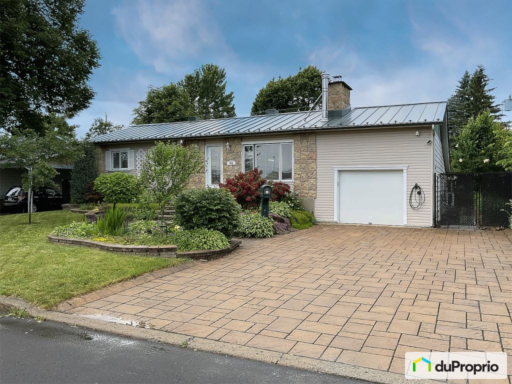 $674,900 - Bungalow for sale in McMasterville — photo 1