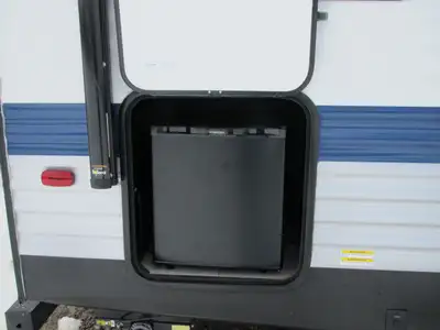 2022 SPRINGDALE 251BH-SALE PRICED NEW MID SIZE BUNK $29,999     , View more