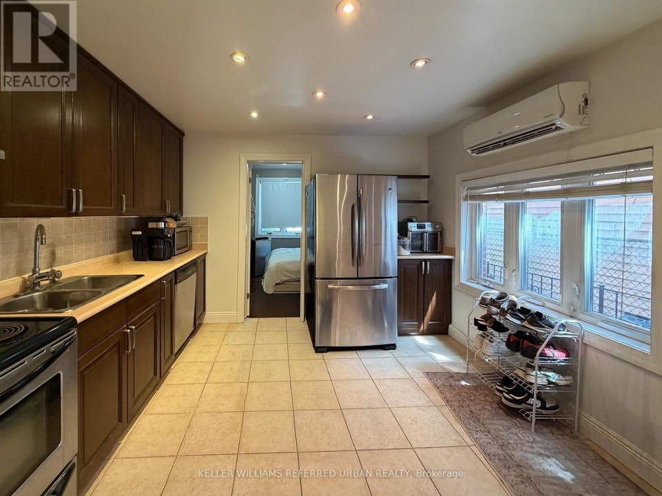 MAIN - 429 OSSINGTON AVENUE Toronto (Trinity-Bellwoods), Ontario 2