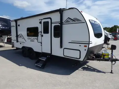 Used 2022 Escape 211RB 3,820lbs Power Awning DSI Hot water Tank Microwave Stereo Power Tongue Jack N...