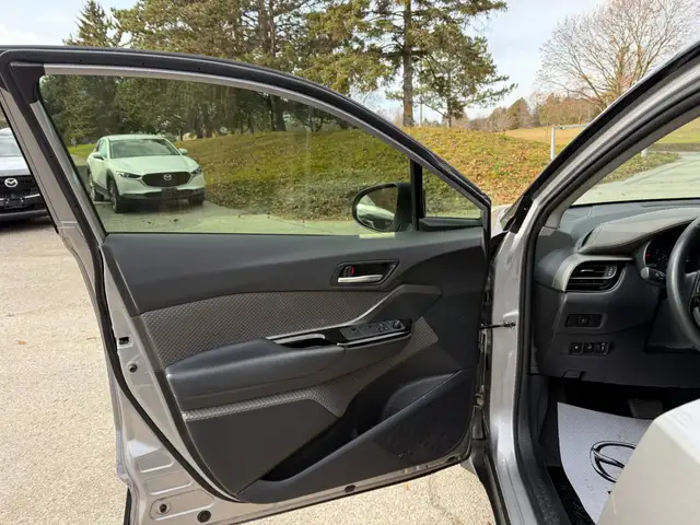 2020 Toyota C-HR Limited LIMITED| NO ACCIDENTS| LOW KM in Cars & Trucks in Markham / York Region - Image 3