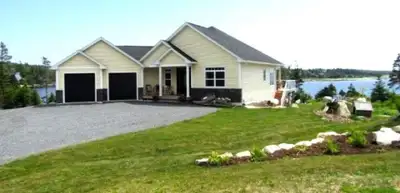 19-049 Custom ocean front home with  stunning views!