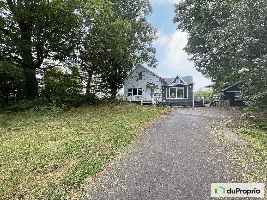 $370,000 - 1 1/2 Storey for sale in Waterloo — photo 1