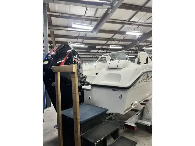 2023 Pro Sports 2000DC w/ 200XS XL Mercury & Galv Trailer in Powerboats & Motorboats in New Glasgow - Image 8