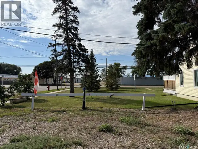 705 1st AVENUE NW Weyburn, Saskatchewan in Houses for Sale in Regina - Image 19