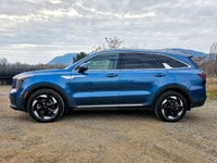 2025 Kia Sorento Hybrid EX AWD | No Accidents | One Owner | Bluetooth | Heated Seats | Remote Start... (image 3)