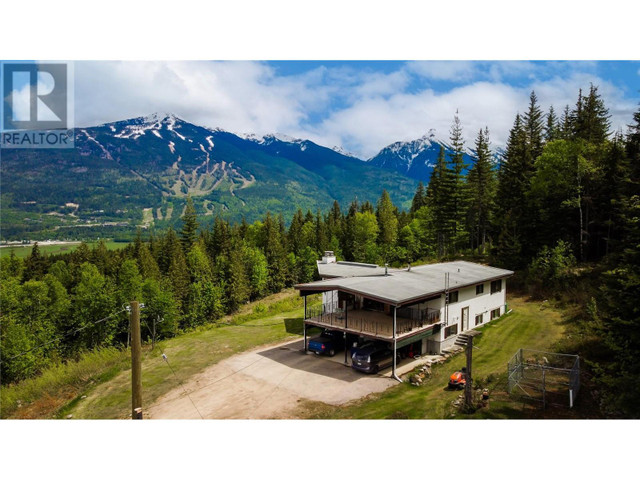 2180 Clough Road Revelstoke, British Columbia in Houses for Sale in Revelstoke - Image 2