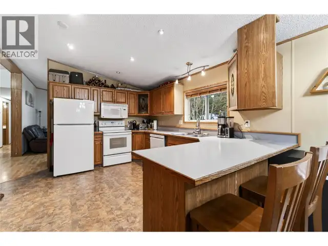 19 West Poirier Road Mara, British Columbia in Houses for Sale in Kamloops - Image 22