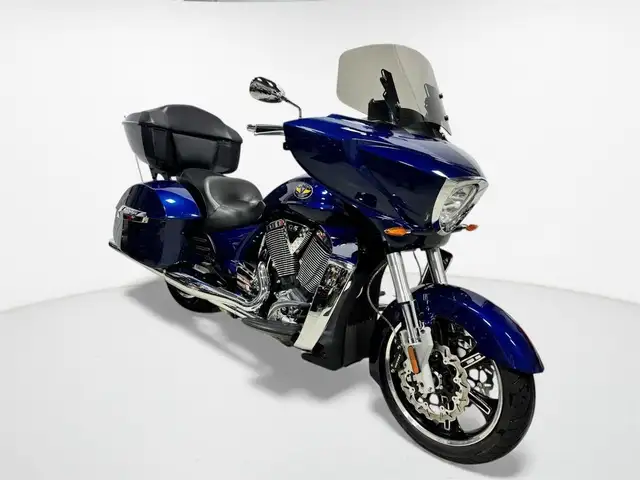 2011 Victory Motorcycles Cross Country **MATCHING TOUR PACK** ** in Sport Touring in Markham / York Region - Image 5