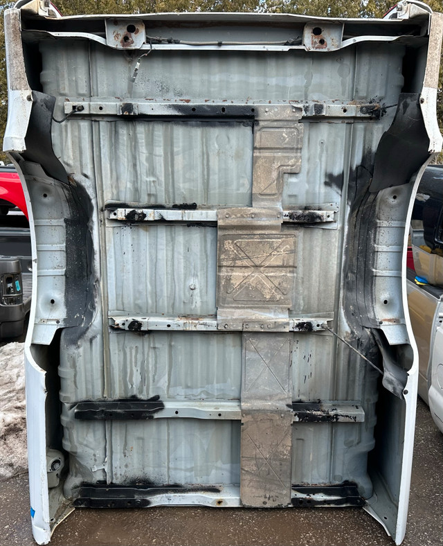 Southern Truck Box/ Bed Ford F250/F350 Rust Free! in Auto Body Parts in City of Halifax - Image 3