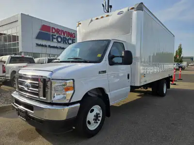 2023 Ford E-Series Cutaway E-450 DRW,7.3L V8 Gas, 16ft CUBE, Rear Pull Out Loading Ramp DRIVING FORC...