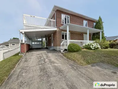 Propriété avec garage, abri d'auto pour le logement du rez-de-chaussé dans le secteur Rivière du Mou...