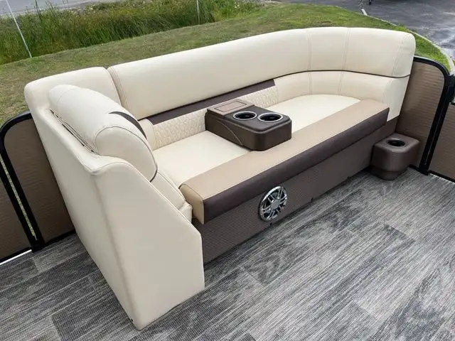 2022 Sweetwater SW 2286 Single Flip Lounge in Sport Touring in Sault Ste. Marie - Image 24