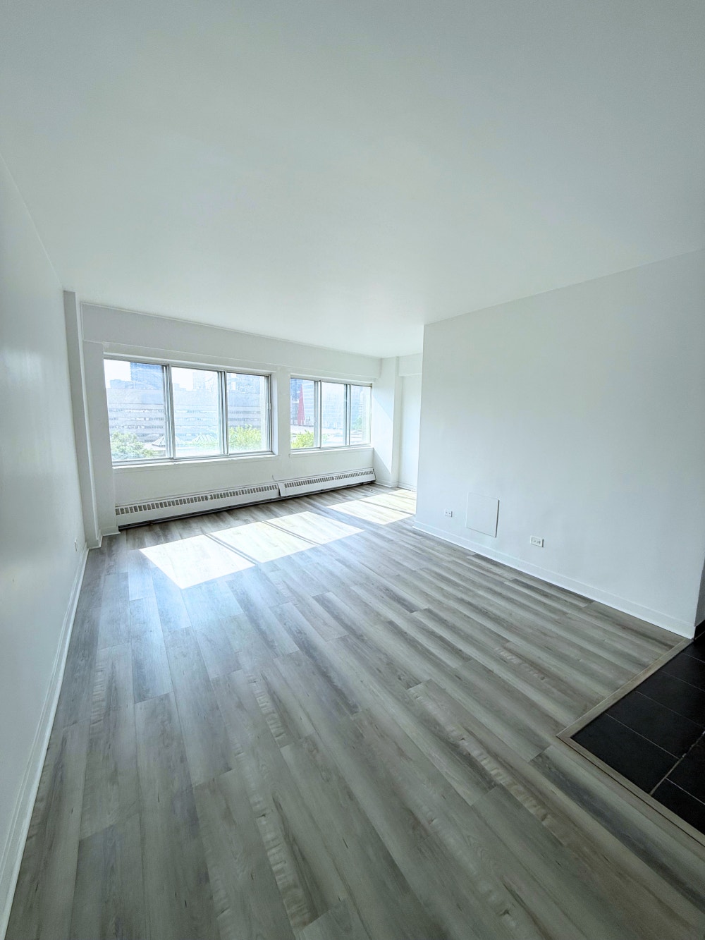 175 Sherbrooke O — photo 3