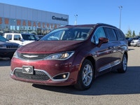 Come see this 2017 Chrysler Pacifica Touring-L Plus. Its Automatic transmission and Regular Unleaded... (image 3)