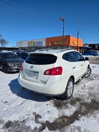 2012 Nissan Rogue Reliable & Fully Loaded! Year: 2012 Make: Nissan Model: Rogue Mileage: 232,000 km... (image 3)