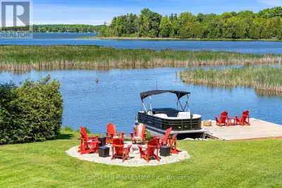 Winter Seasonal Rental Lake Eugenia Waterfront Cottage. Set on 1.28 acres with 210 feet of private s...