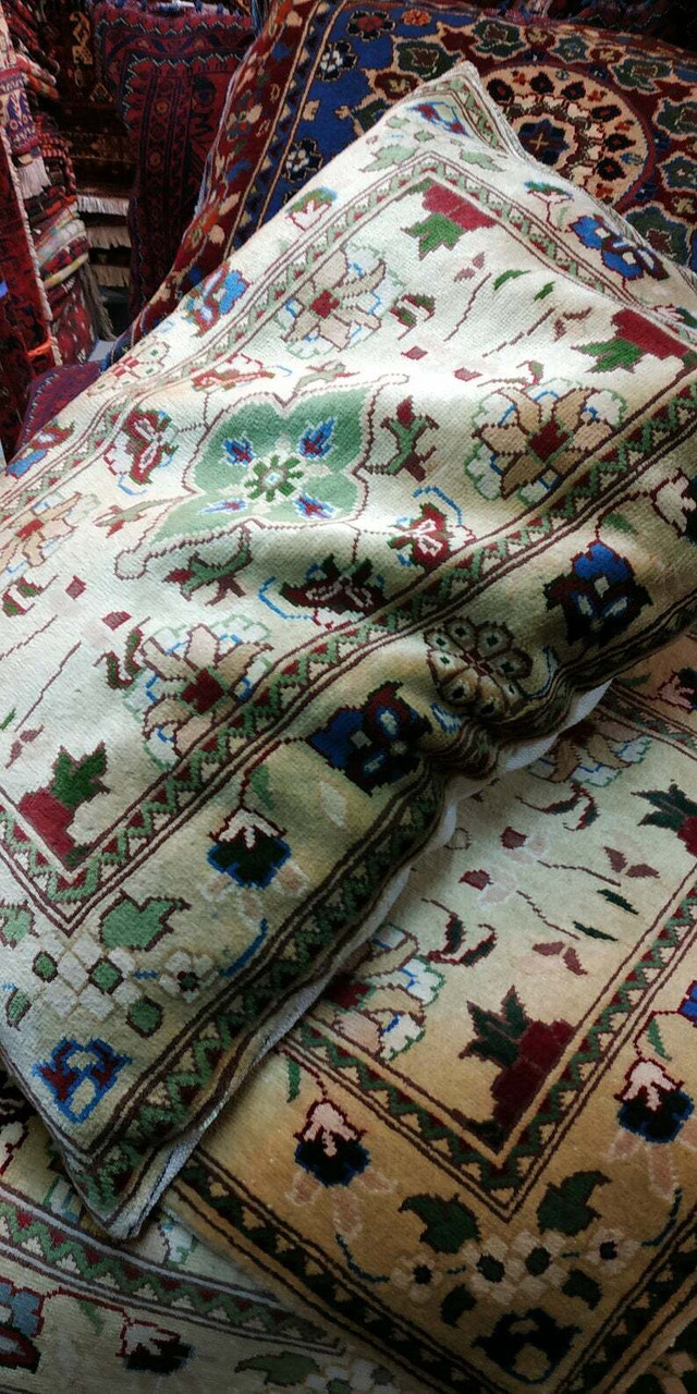 Hand Knotted Pillow Cover in Home Décor & Accents in City of Toronto - Image 3