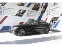 Premium Audio, Sunroof, Heated Seats, Apple CarPlay, Navigation, Blind Spot Detection, Lane Departur... (image 4)