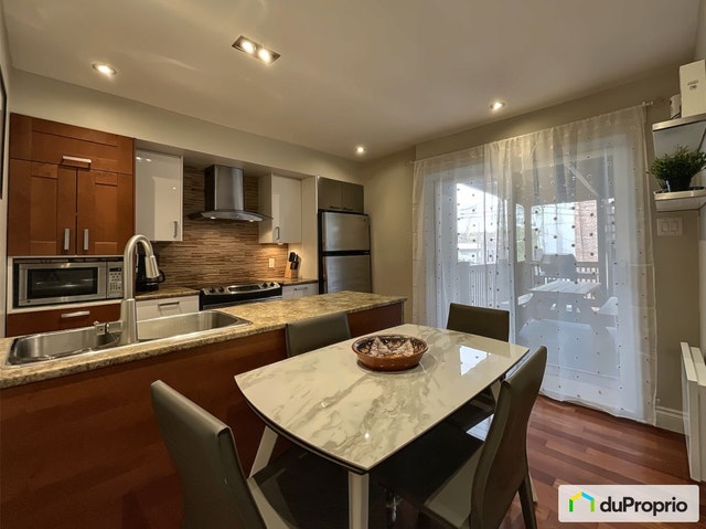 $325,000 - Condominium in Mercier / Hochelaga / Maisonneuve — photo 2