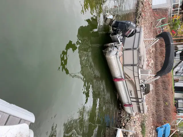 2014 premier pontoon in Powerboats & Motorboats in Regina - Image 7