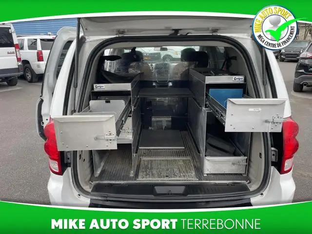 Dodge Grand Caravan Familiale 4 portes SXT 2014 in Cars & Trucks in Laval / North Shore - Image 9