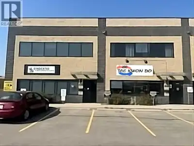 Fully leased, well maintained industrial condo located in the Southbend Industrial Park near Barlow...