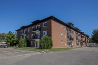 SPACIOUS BACHELOR APARTMENT FOR RENT IN WINDSOR! SELECT APARTMENTS FULLY RENOVATED WITH PREMIUM UPGR... (image 6)