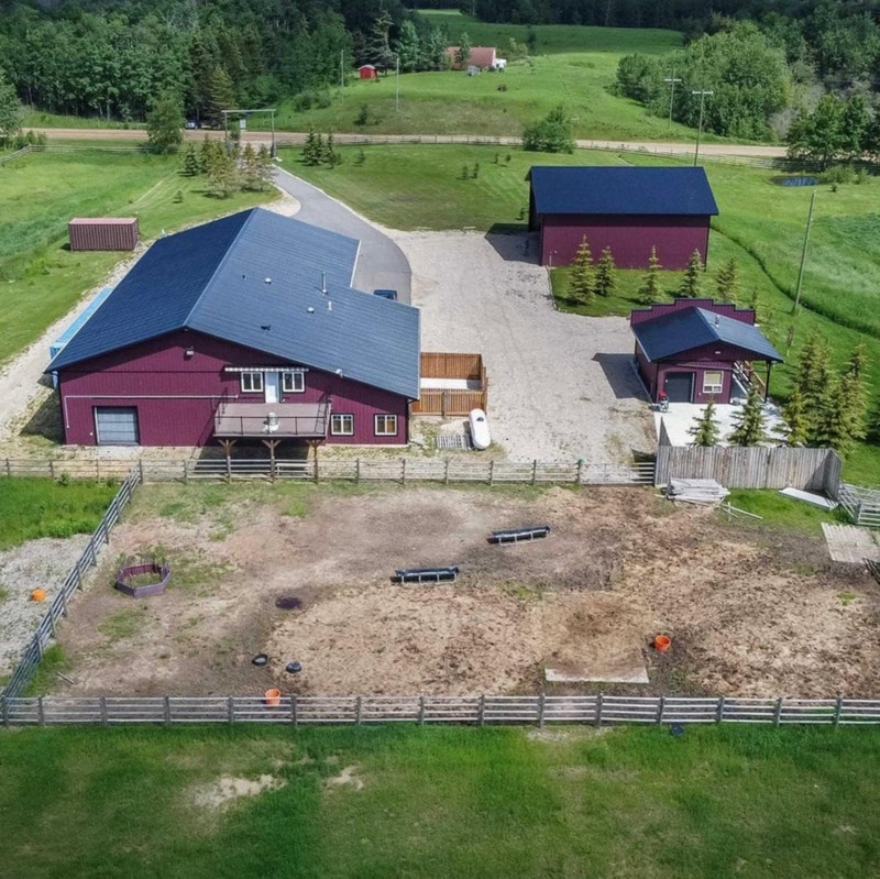 3 Bed 2 Bath 20 Acres with Shops! Beaver County Alberta Long Term