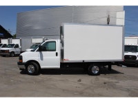 2025 GMC Savana 2025 GMC SAVANA 3500 CUBE 12 PIEDS ROUE SIMPLE / CAMION NEUF / 8 CYLINDRES 6.6 LITRE... (image 4)