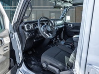 *18 inch Aluminum Wheels, Freedom Top!* Whether you're concurring a highway mountain pass or challen... (image 7)