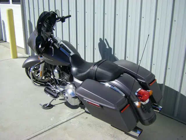 2016 Harley Davidson Street Glide Biweekly $133 OAC in Other in Edmonton - Image 7