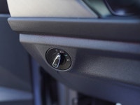 Key Features: KEYLESS ENTRY, PUSH BUTTON START, PREMIUM ALLOYS, REARVIEW CAMERA WITH PARKING AID, BL... (image 9)