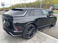 V-Power Performance Package | Super Cruise | AKG Audio & Comfort Package | Augmented Reality Head-Up... (image 8)