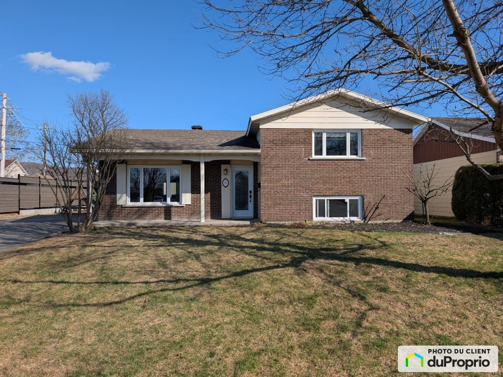 $349,900 - Split Level for sale in Victoriaville — photo 1