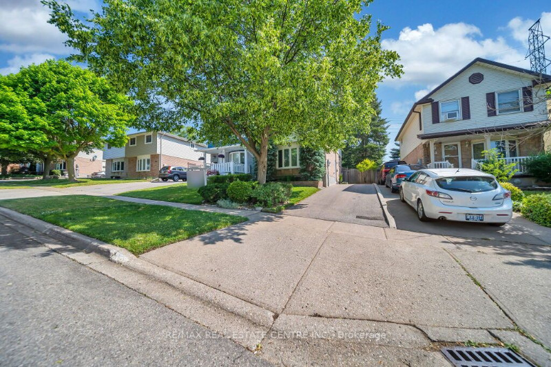 Cambridge Living 3 Bdrm 2 Bth Glamis Rd To Carter Crest Houses for