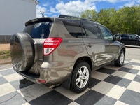 A dependable compact SUV with practical cargo space, comfortable seating, and efficient everyday per... (image 3)