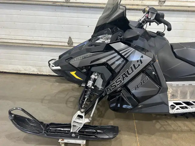 2017 Polaris Assault 800 in Snowmobiles in Moose Jaw - Image 9