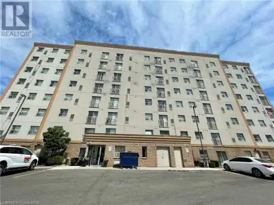 593 STRASBURG Road Unit# 403 Kitchener, Ontario