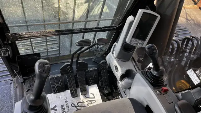 2018 Caterpillar 326F L Excavator in Heavy Trucks in Edmonton - Image 17