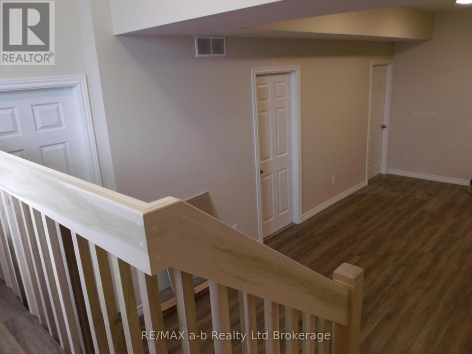5 - 350 DUNDAS STREET Woodstock (Woodstock - North), Ontario 2