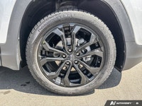 Discover the impressive capability and everyday comfort of this 2021 GMC Terrain SLE, featuring inte... (image 8)